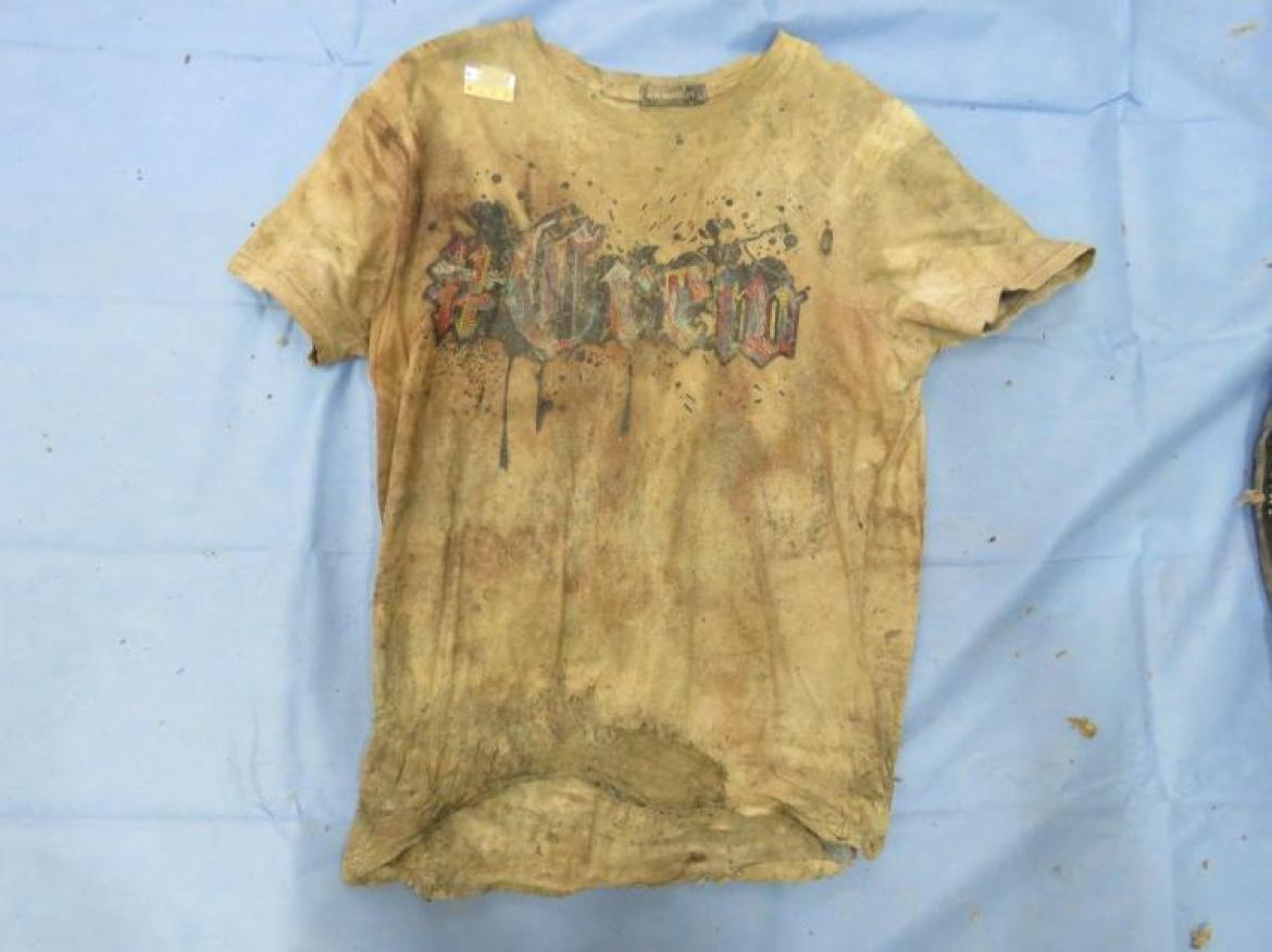 Cadavere lungo l'argine del Po a Cervasina: diffuse le foto dei vestiti per cercare di identificarlo