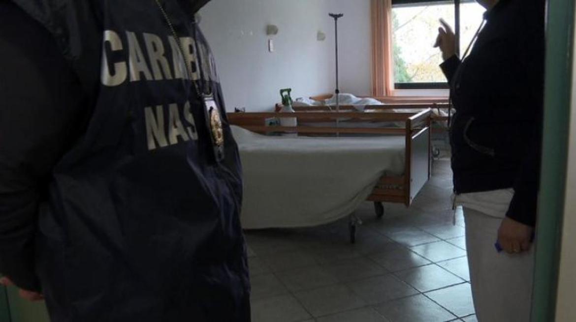 Maltrattamenti in casa di riposo della provincia di Pavia: 5 persone ai domiciliari