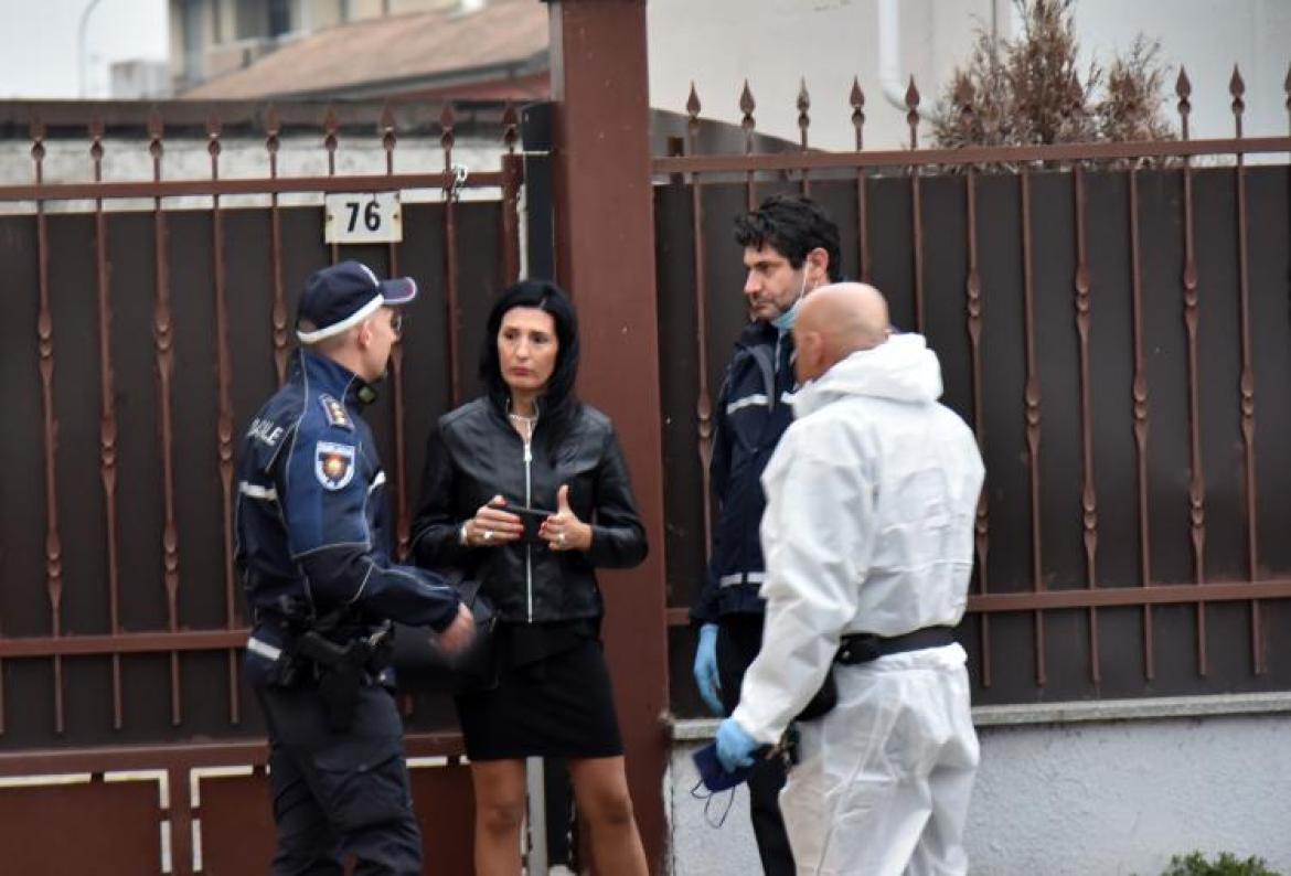 Sequestro di 51 cani a Mortara. Sono 7 le carcasse rinvenute: «Ora attendiamo che sia fatta giustizia»