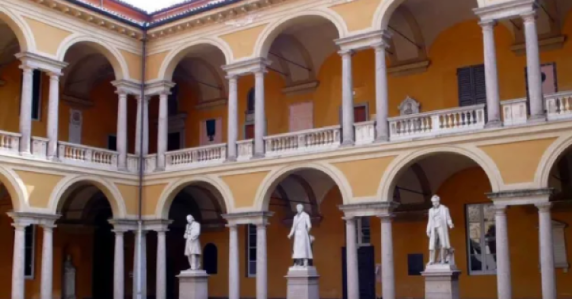 Pasti vietati in aula: studentessa disabile allontanata dal personale
