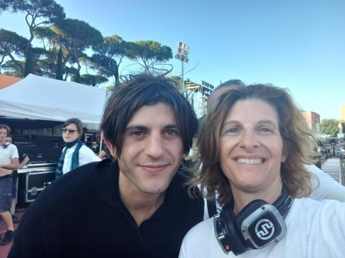 L’assessore sul palco del Rockin’1000: «Suonare davanti a migliaia di persone è stato incredibile»