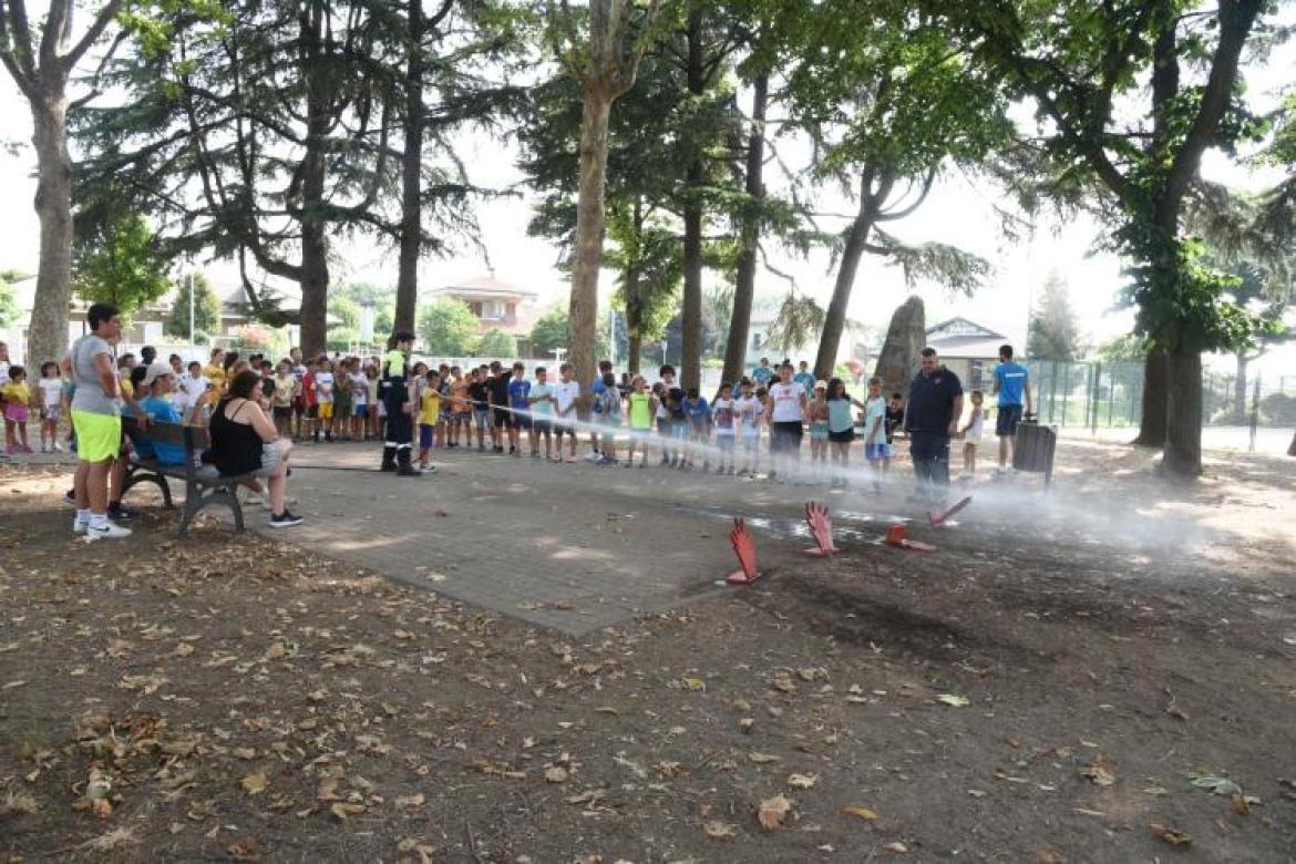 Come comportarsi in caso di calamità: la Protezione civile di Vigevano fa lezione al Grest