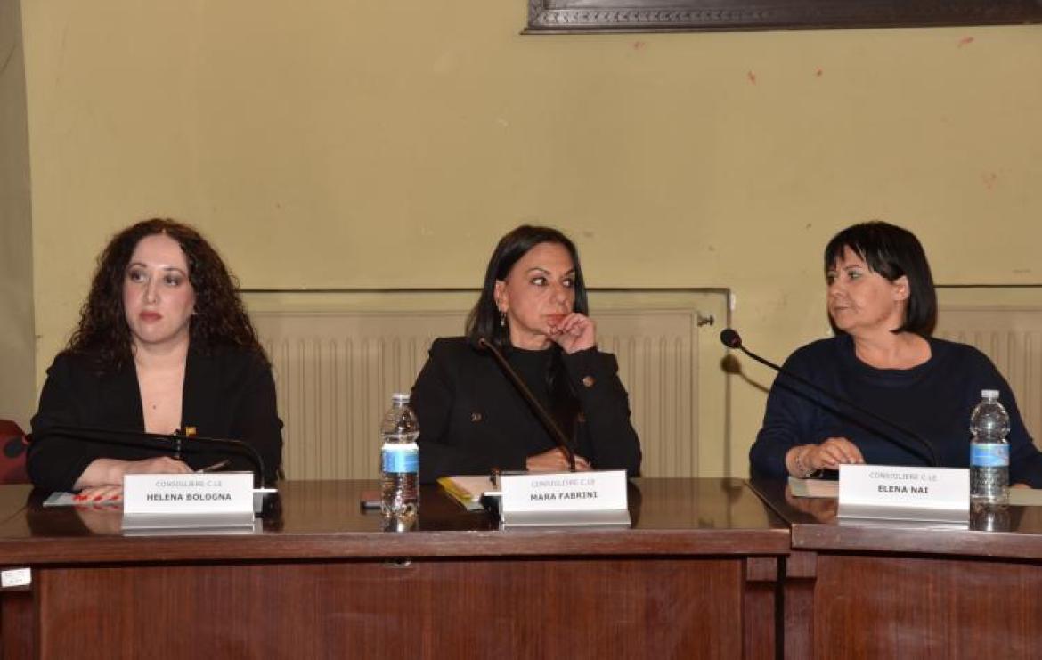 Gambolò, bagarre in minoranza: Helena Bologna passa nel gruppo di Fratelli d'Italia, ma resta in Forza Italia