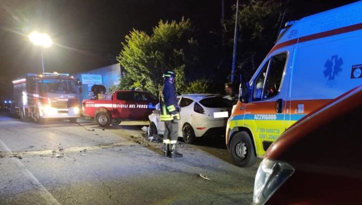 Frontale alla frazione Belcreda: sei feriti