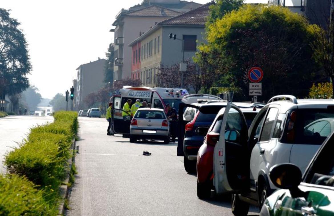 Vigevano: ragazzina di 13 anni investita in viale Petrarca