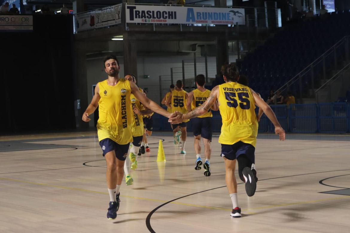 Basket, serie A2: oltre 200 spettatori per la ripresa dell’attivita’ della Elachem Vigevano