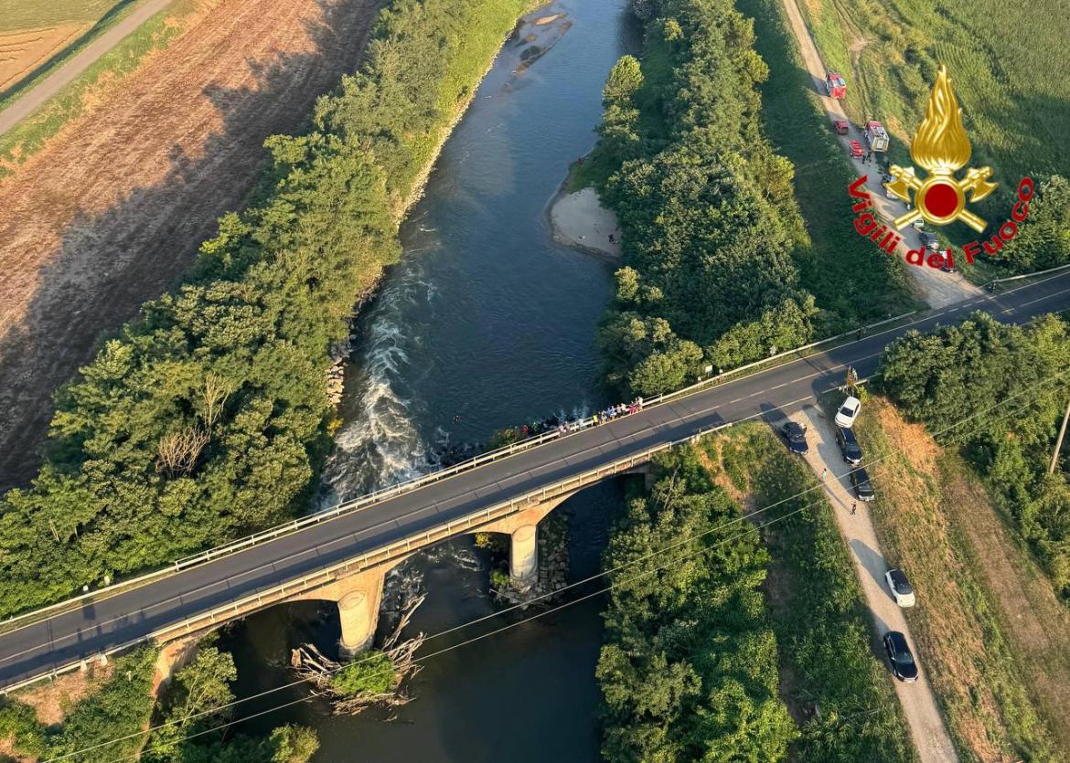 Si tuffa nel torrente Agogna e non riemerge: ricerche in corso