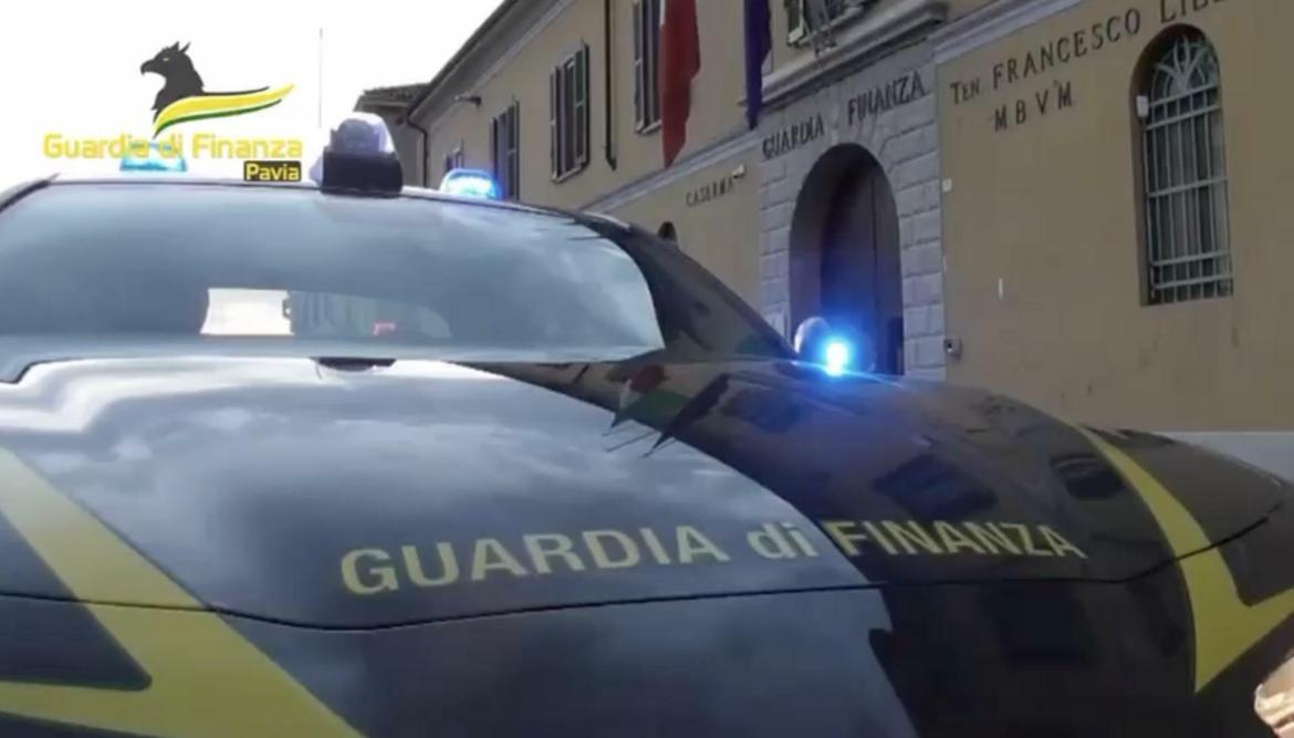 Vendite online con frode fiscale. La Guardia di finanza di Pavia sequestra due milioni di beni