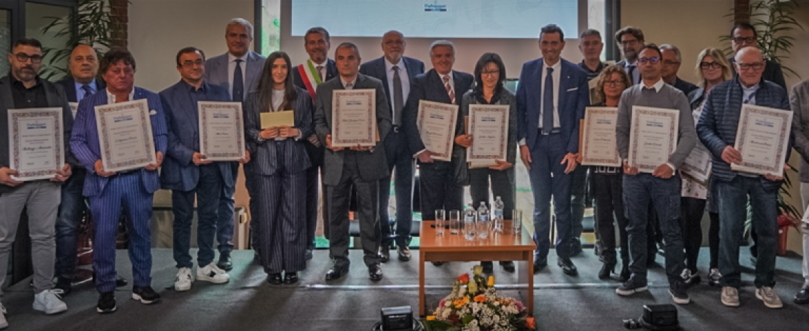Fedeli al lavoro artigiano: il premio e la "tavola rotonda"