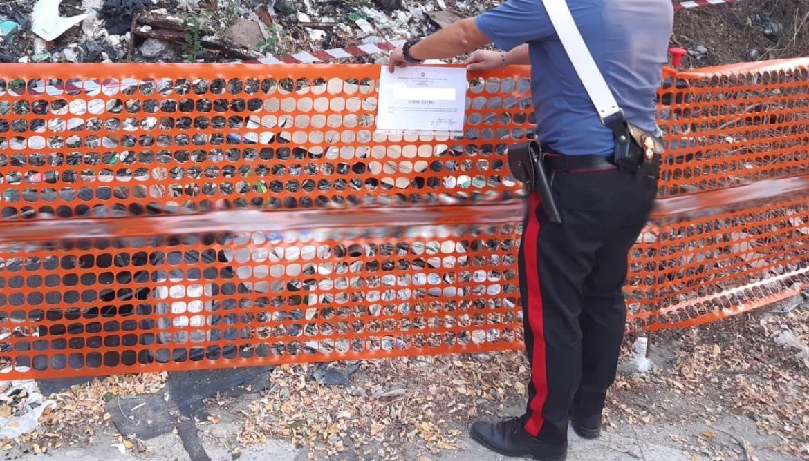 Gambolò, deposito incontrollato di rifiuti in un’area privata: scatta il sequestro, denunciato il proprietario