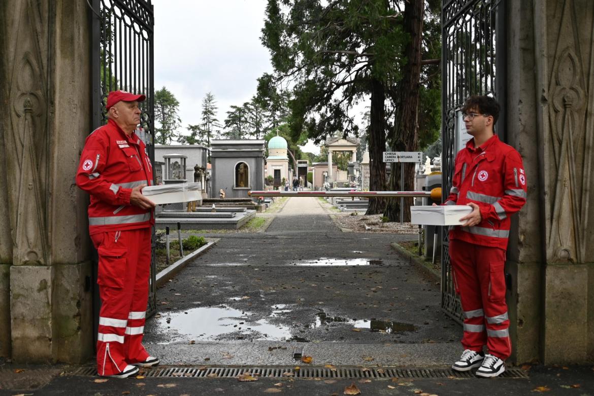 Raccolta fondi al cimitero, un appuntamento Cri da 40 anni