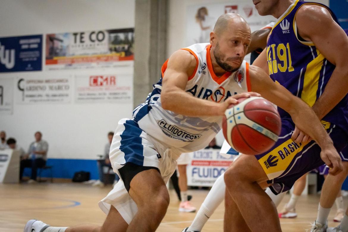 Basket, serie C: gli Aironi rompono il ghiaccio contro Chieri (64-73)