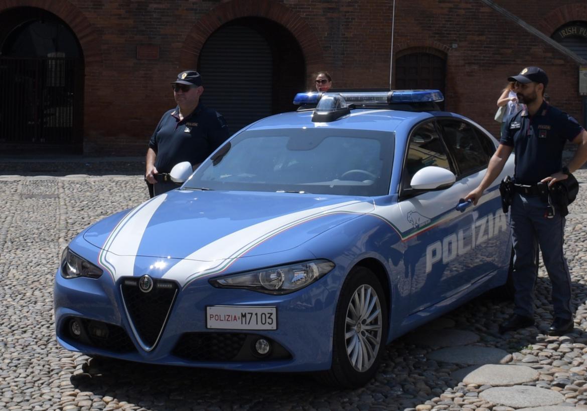 La squadra Mobile di Pavia ferma e arresta due borseggiatrici