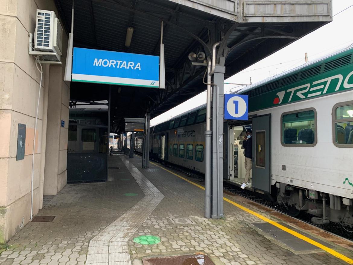 Mortara, aggredisce e schiaffeggia la capotreno: gli aveva chiesto di spegnere la sigaretta