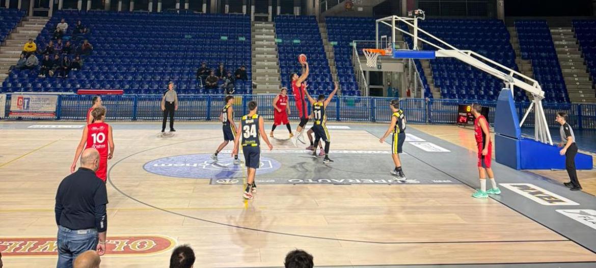 Basket, Dr2: la Junior spezza l'incantesimo e torna a vincere (65-48); secondo tempo fatale per la Living Brands (69-81)
