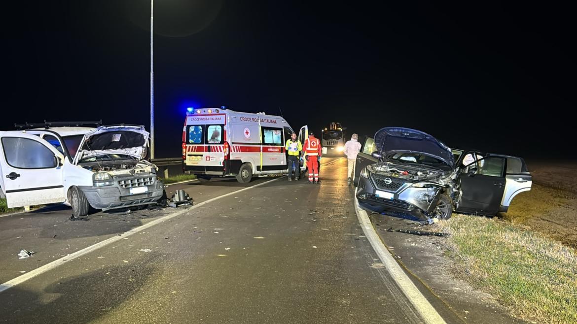 Schianto tra suv e furgone a Lomello: quattro feriti