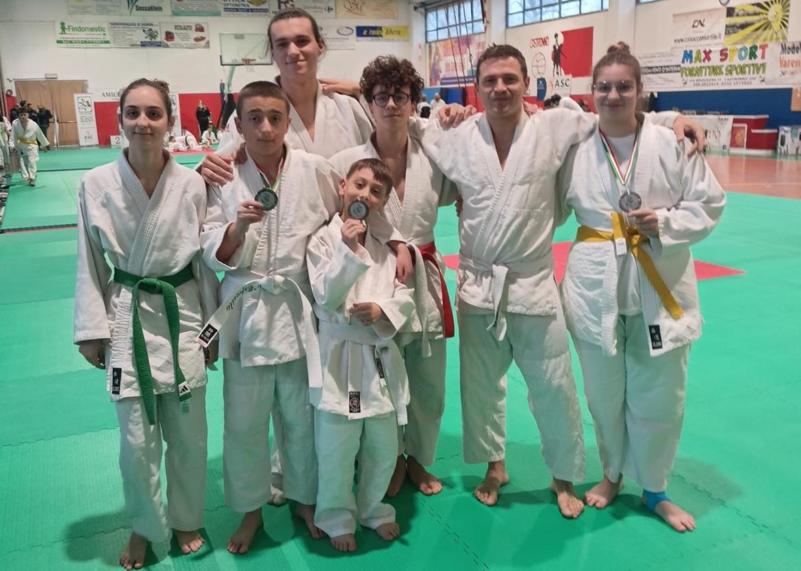 Judo Vigevano, tutti gli atleti a medaglia al Trofeo Takata di Castronno