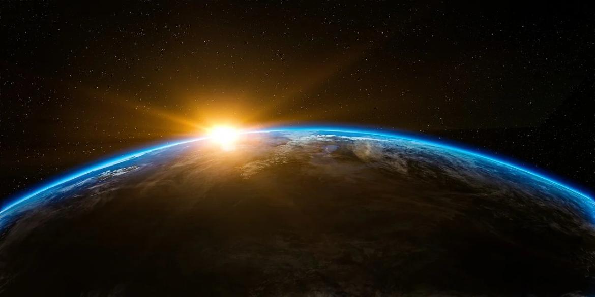 "Space Christmas": gli auguri di Natale del grillo All'Odeon