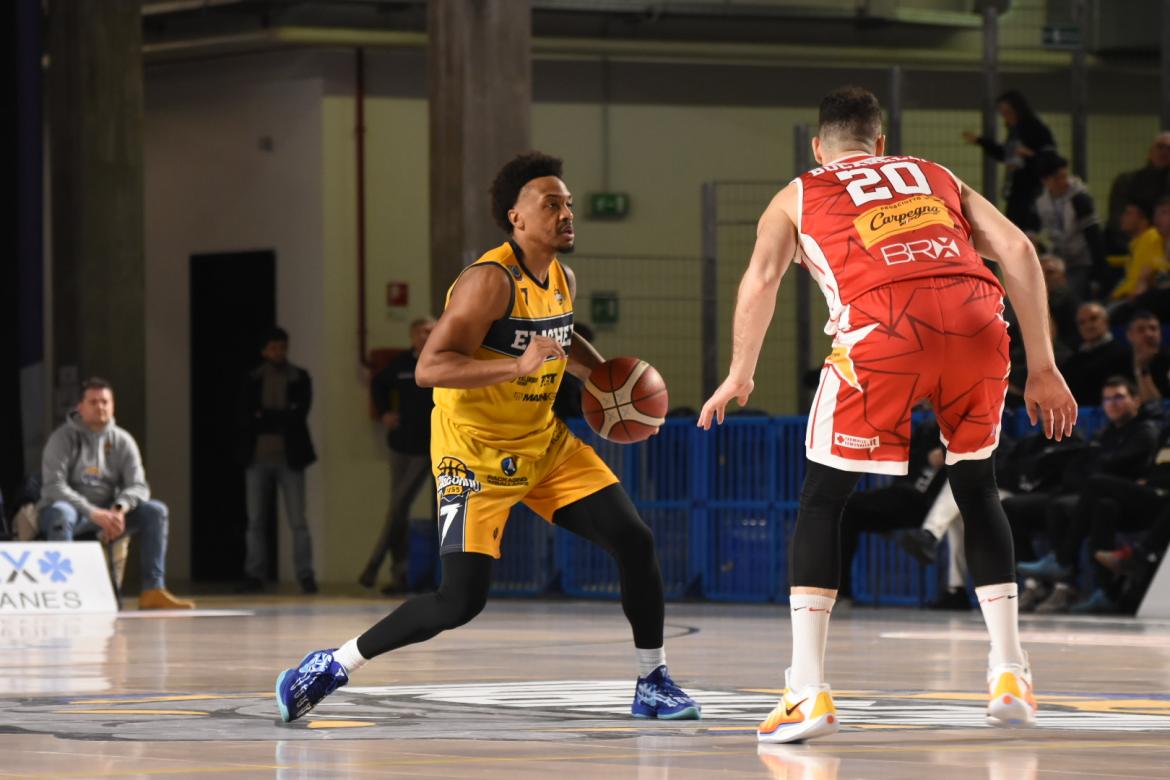 Basket, serie A2: troppa Pesaro, la Elachem Vigevano si arrende (82-93)