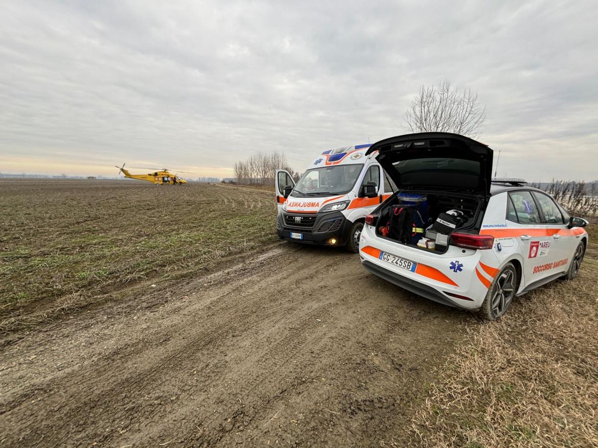 Infarto mentre spinge la moto impantanata: muore 59enne