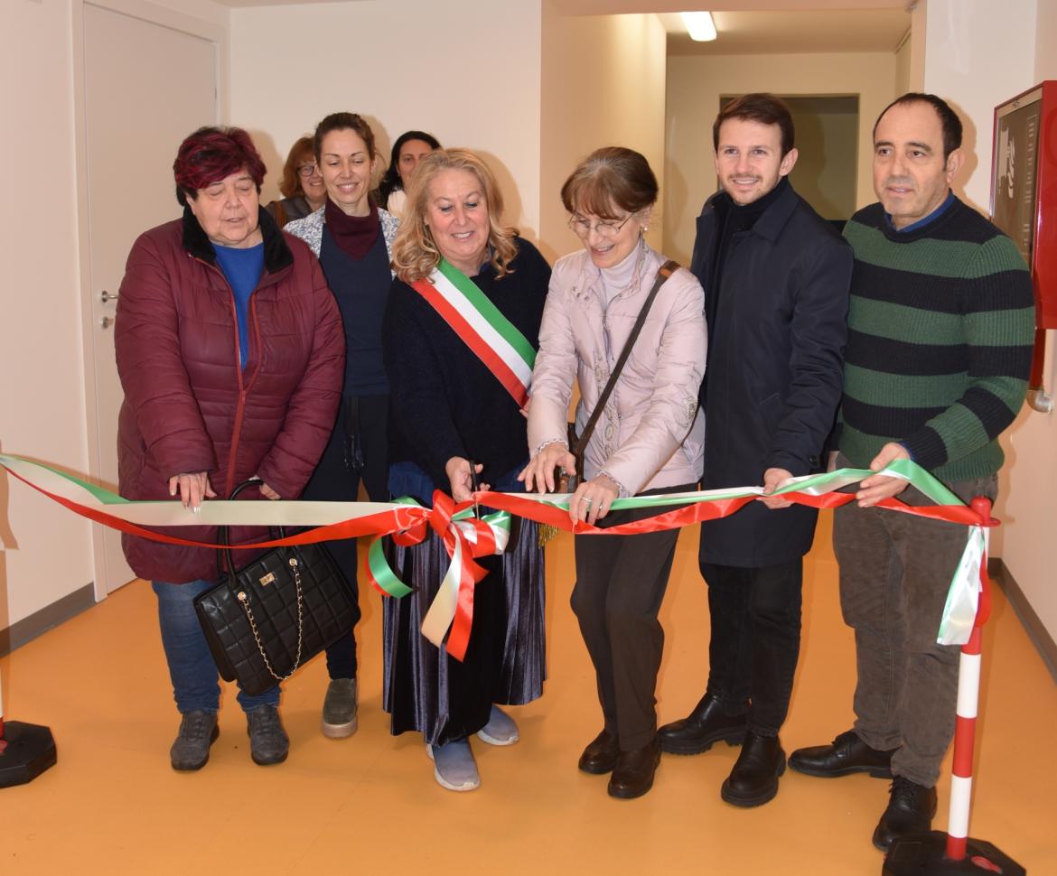 Taglio del nastro al nuovo refettorio della scuola Anna Botto