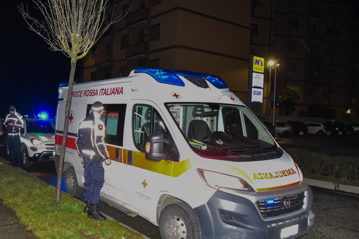 Vigevano, incidente in viale Petrarca: soccorsa una donna di 63 anni