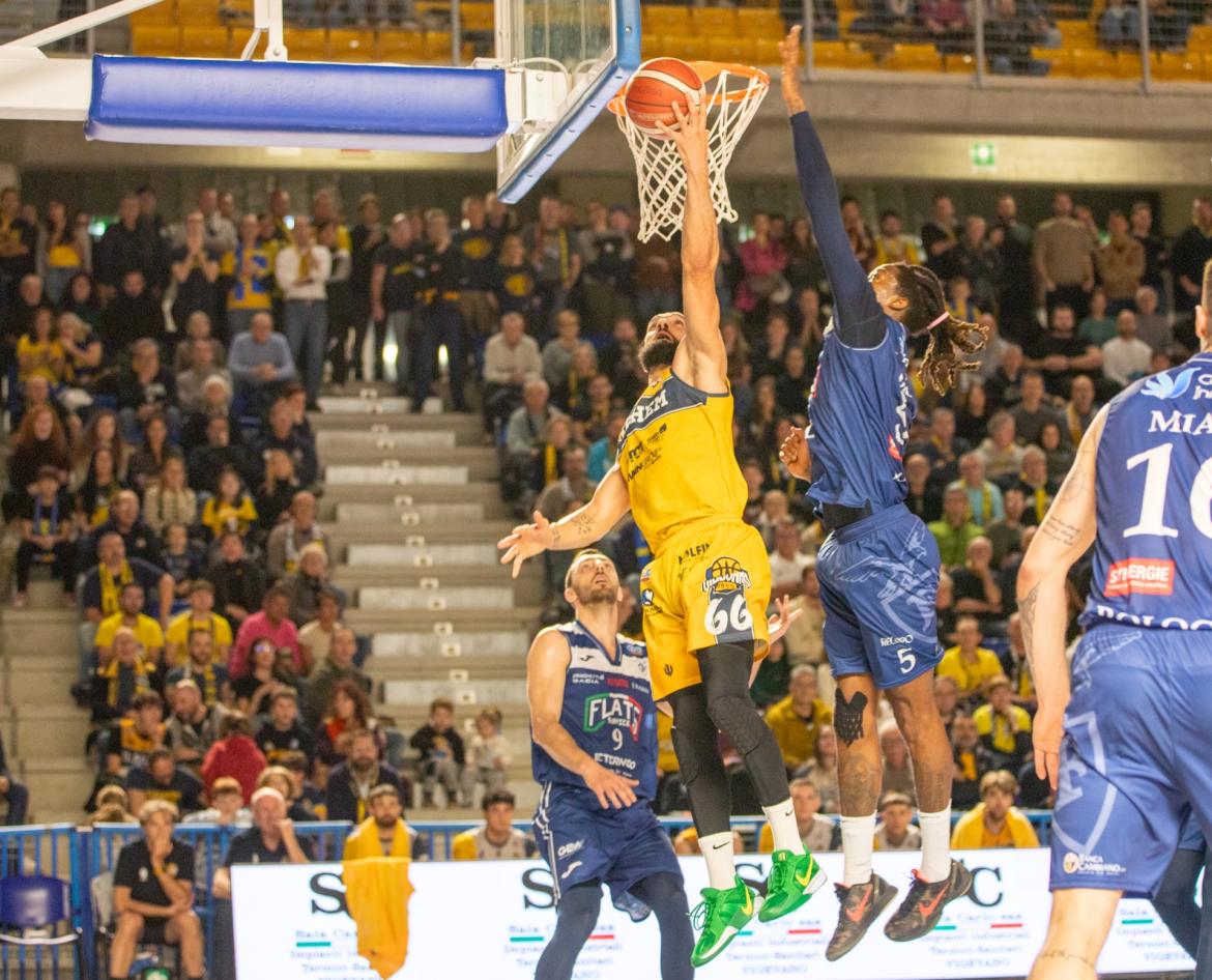Basket, serie A2: la società mette a disposizione un pullman per i tifosi
