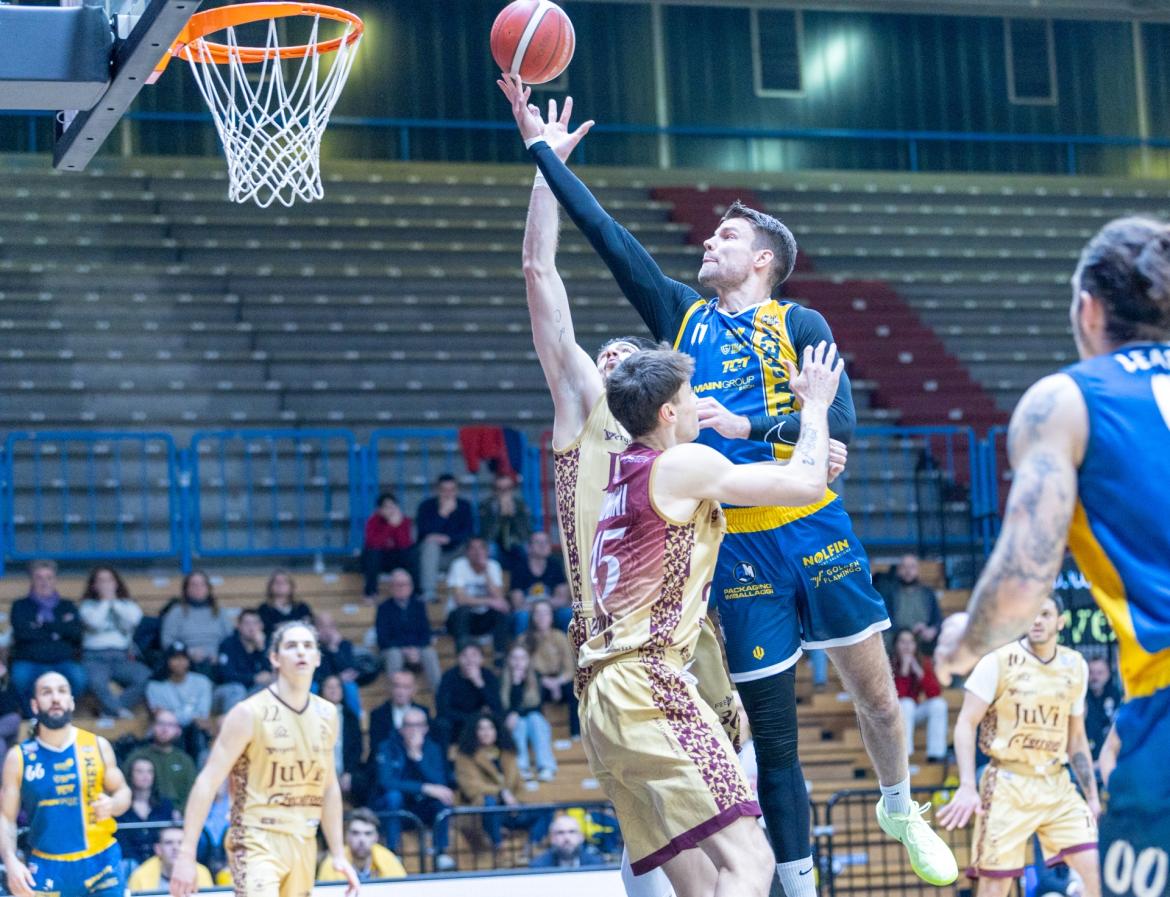 Basket, serie A2: per Andrew Smith solo una distorsione di primo grado