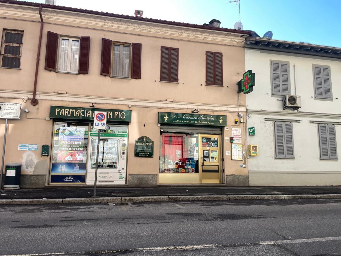 Mortara, fallisce il furto in farmacia: suona l’allarme e arrivano i carabinieri