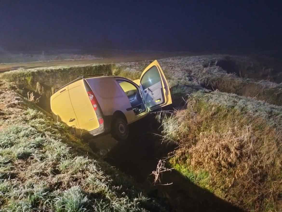 Furgone fuori strada tra Rosasco e Robbio. Il conducente ricoverato a Novara