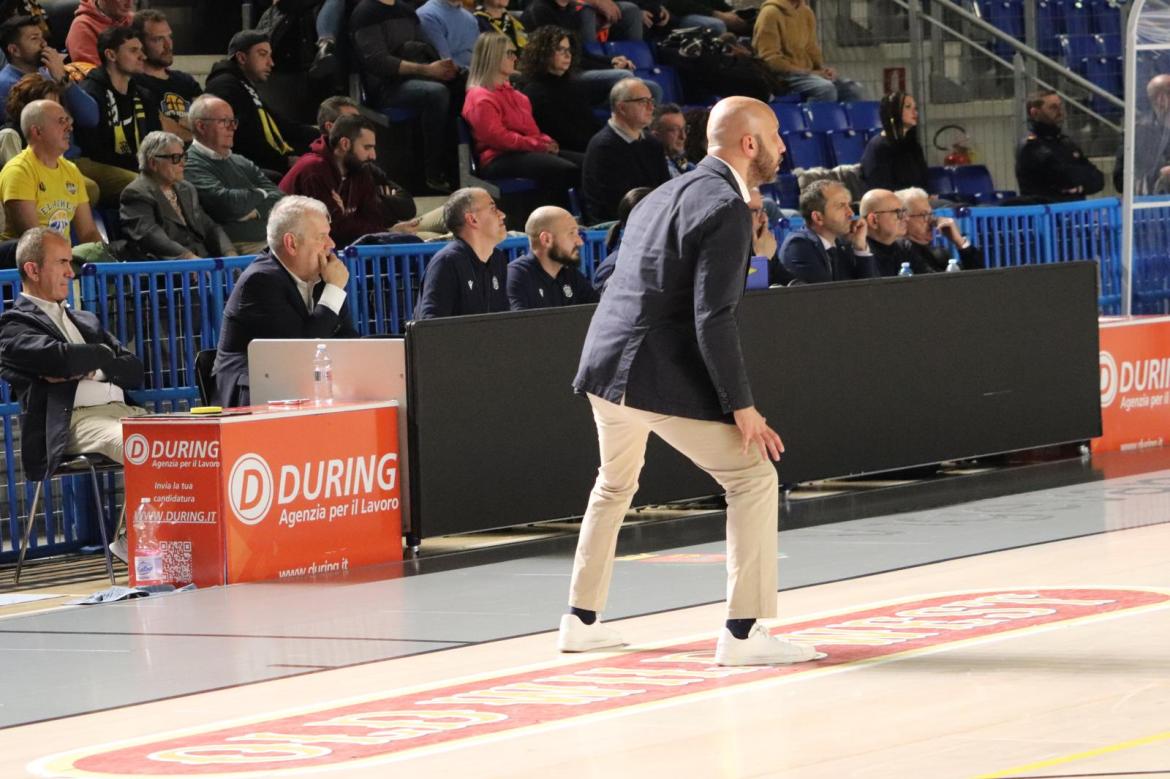 Basket, serie A2, contro Cento vietato distrarsi: «Non abbiamo tempo per i processi, adesso conta solo vincere»