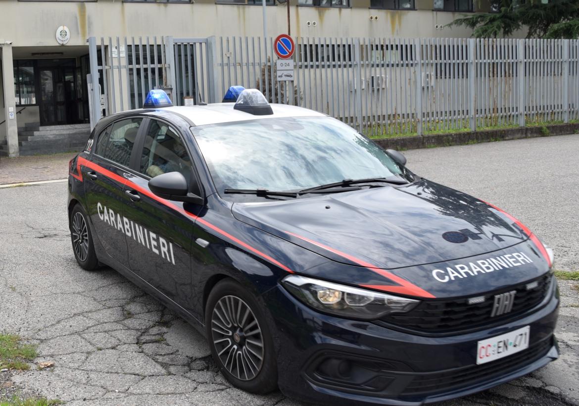 Vigevano, rapinarono un sedicenne minacciandolo con un dissuasore elettrico: nei guai due minorenni