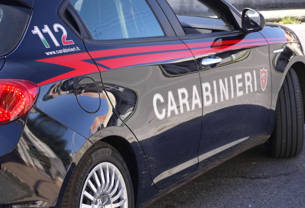 Dà fuoco a uno scooter parcheggiato davanti all'ospedale di Magenta: arrestato