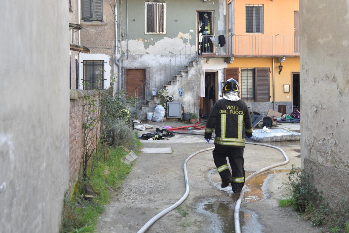 Vigevano, i due alloggi coinvolti nell'incendio sono stati dichiarati inagibili 