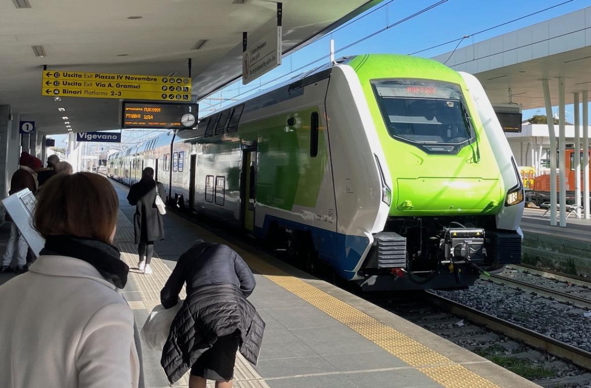 Dettaglio di ritardi e soppressioni, nessuna linea ferroviaria lombarda in bonus 