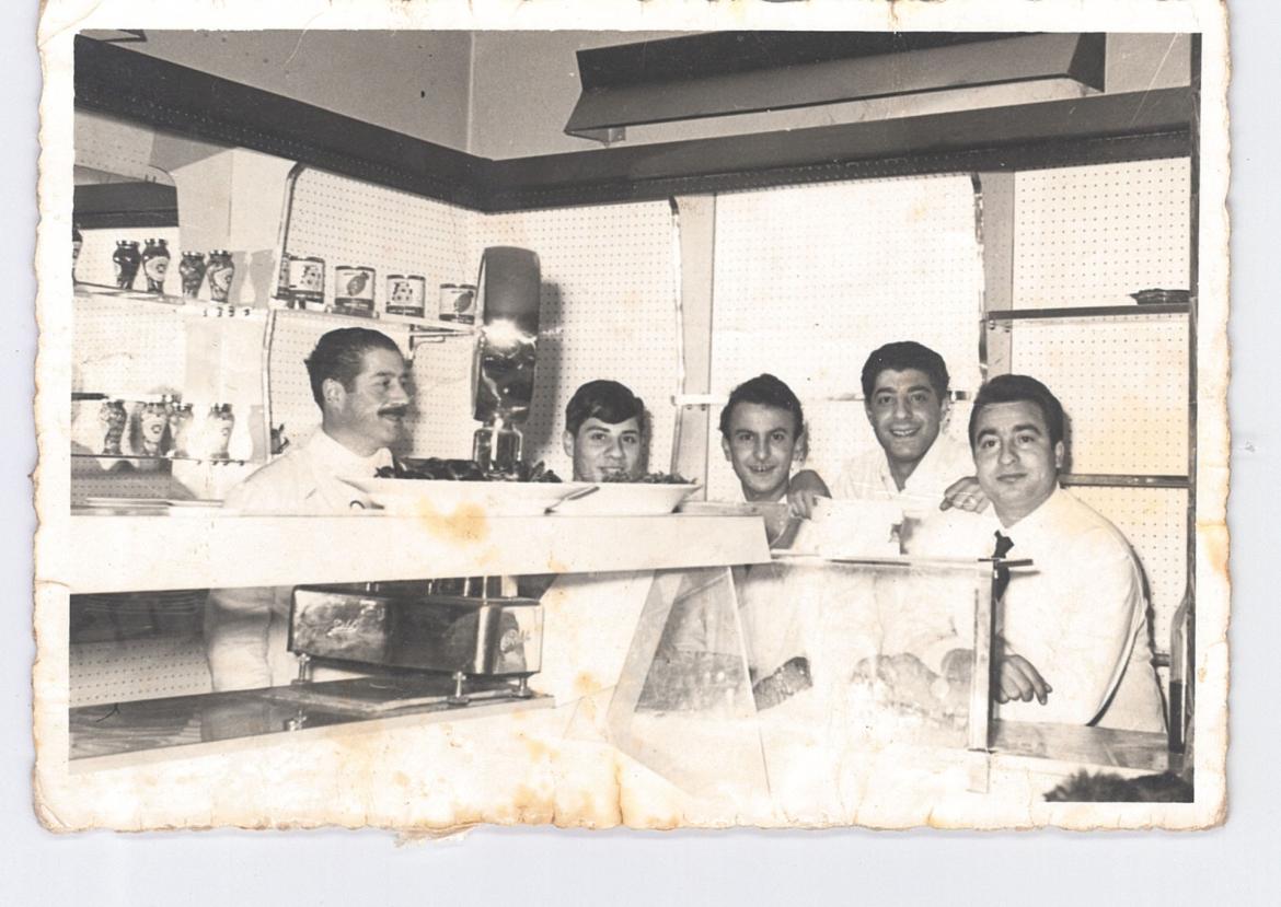 La nascita della pizza ai calamari e la prima pizzeria: un ricordo della Vigevano che fu
