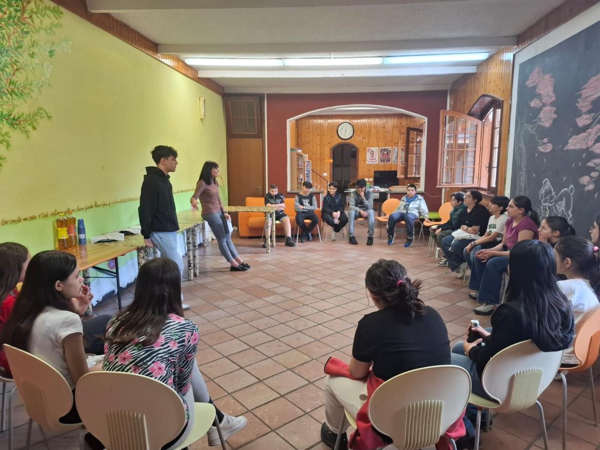 Gli studenti della media Robecchi fanno educazione civica nella villa confiscata alla mafia 