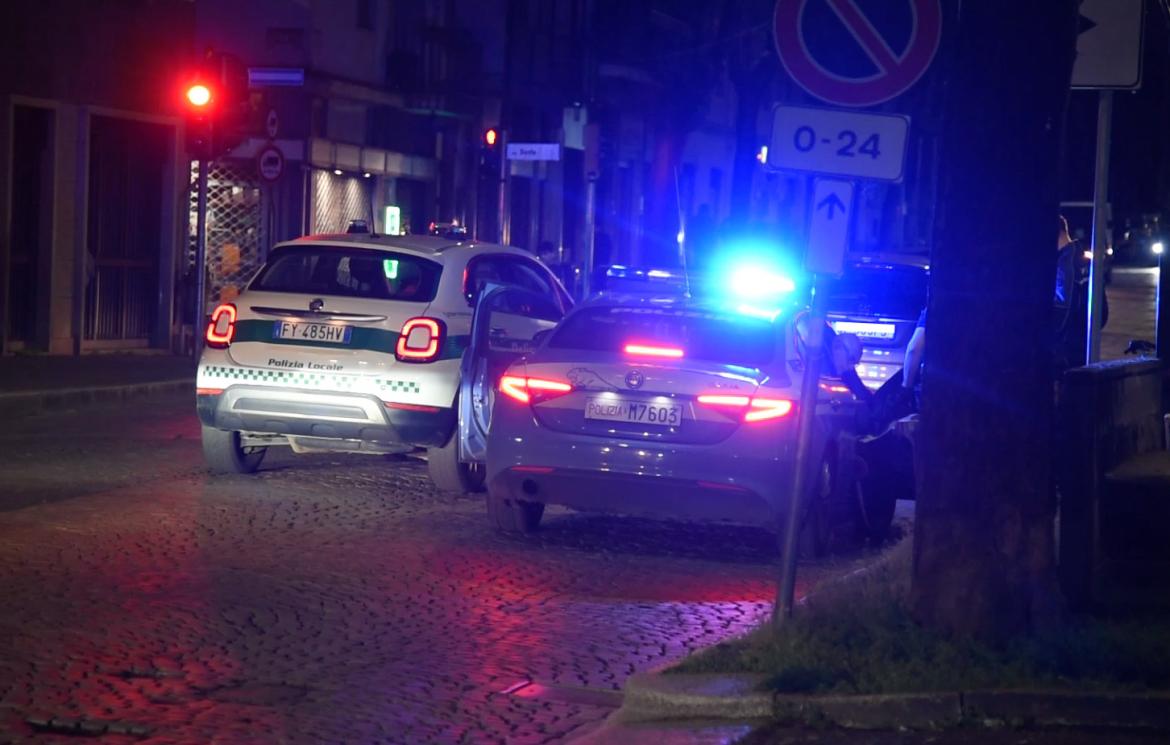 Ai domiciliari, ma guida e provoca un incidente a Vigevano