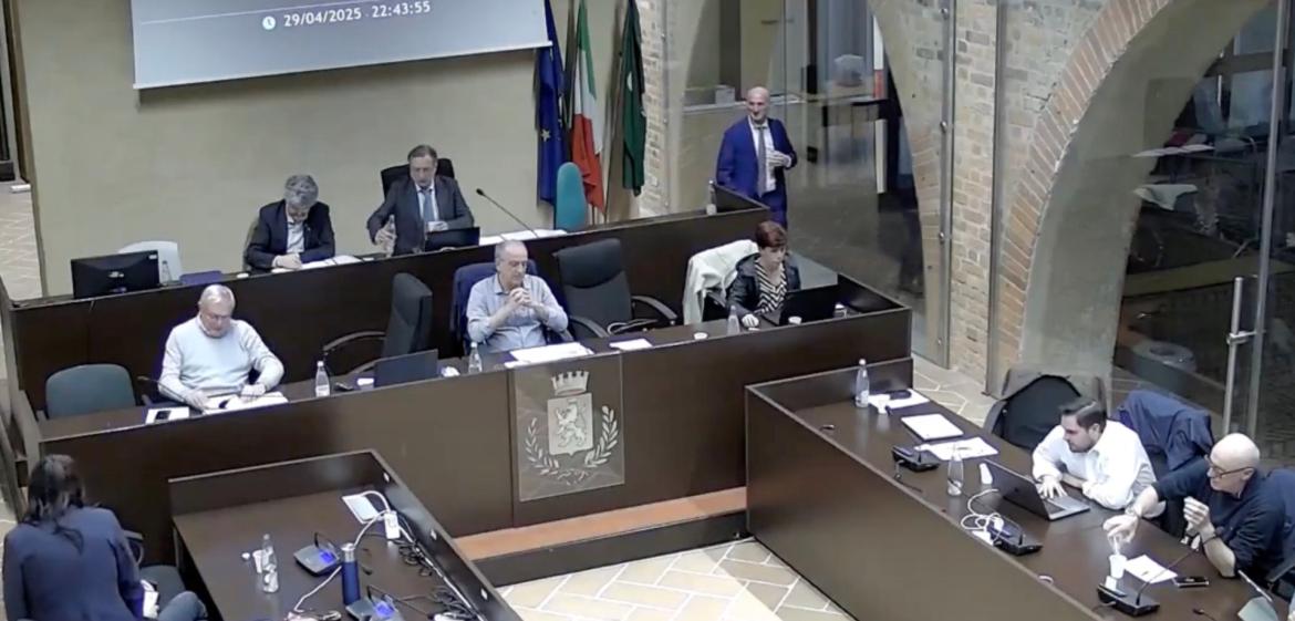 Quasi 2 milioni di avanzo libero: «Troppi, dovevate investirli per i cittadini»