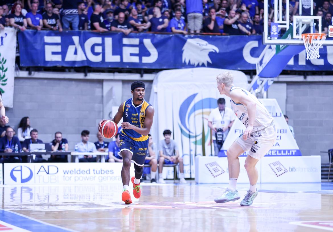 Basket, serie A2: « Sono Mr. Francis, risolvo problemi». Così il play della Virgina si è preso le chiavi della Elachem Vigevano