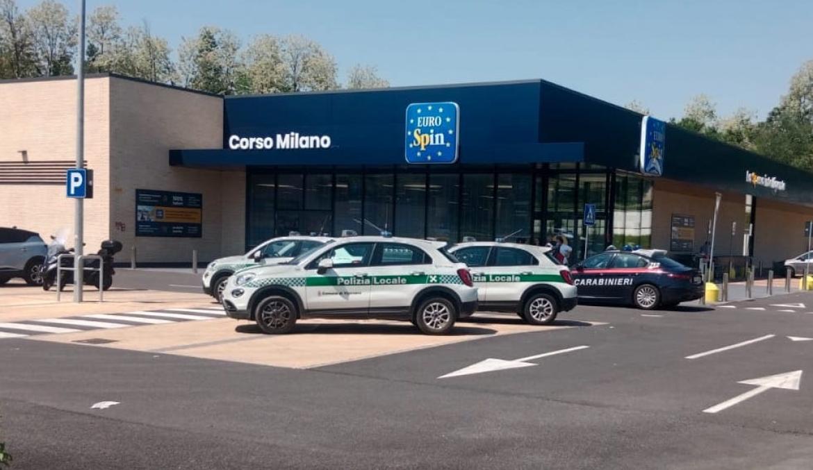 Vigevano: addetto alla sicurezza del supermercato aggredito dopo aver fermato due presunte taccheggiatrici