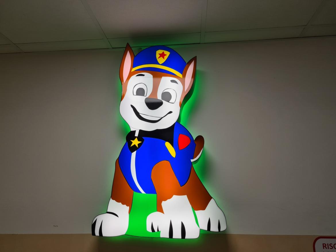 Le opere di Marco Lodola illuminano il Policlinico San Matteo