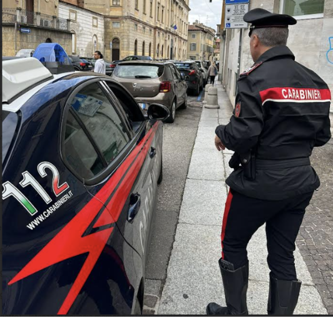 Vigevano, aveva rapinato il cellulare ad un passante: denunciato dai carabinieri