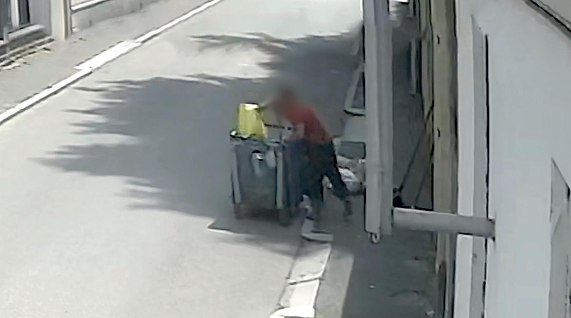 Vigevano, ennesimo abbandono illegale di rifiuti in città: scatta la sanzione
