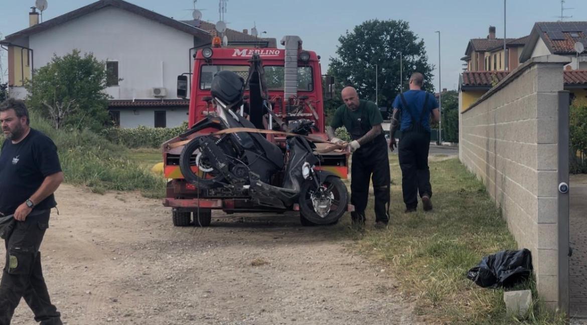 Gropello, con lo scooter contro un trattore: muore un uomo di 68 anni