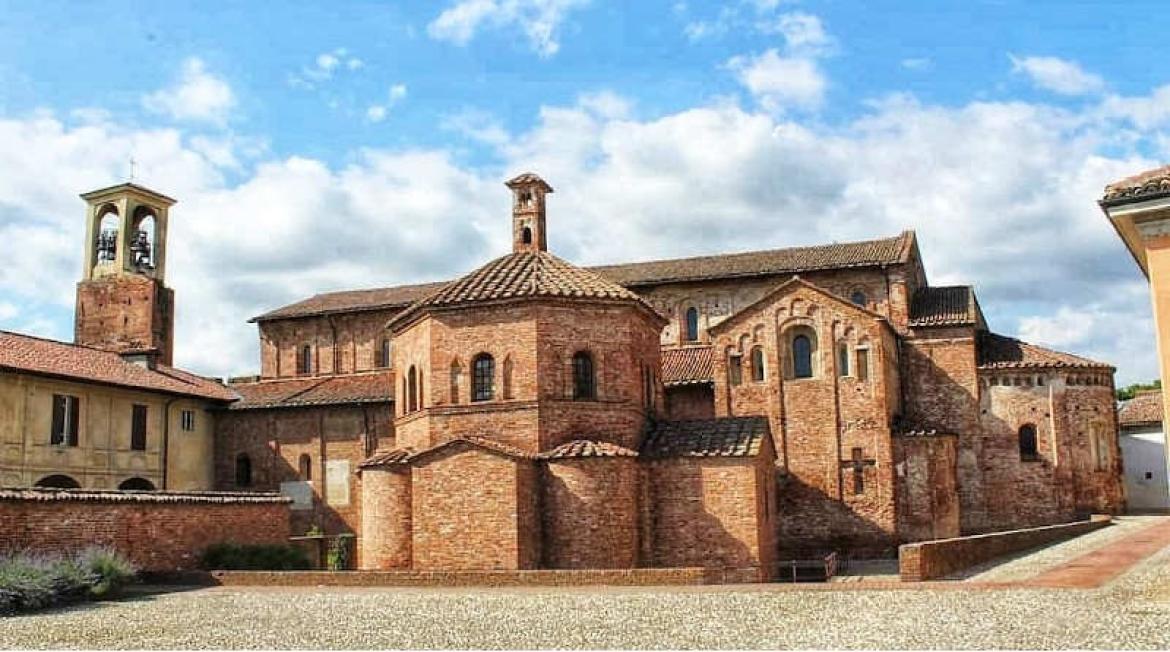Mille chilometri a piedi intorno alla basilica
