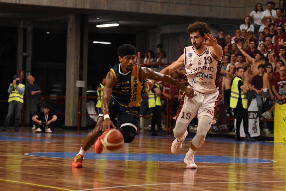 Basket, serie A2, la Elachem Vigevano perde gara-5 (85-77): è retrocessione