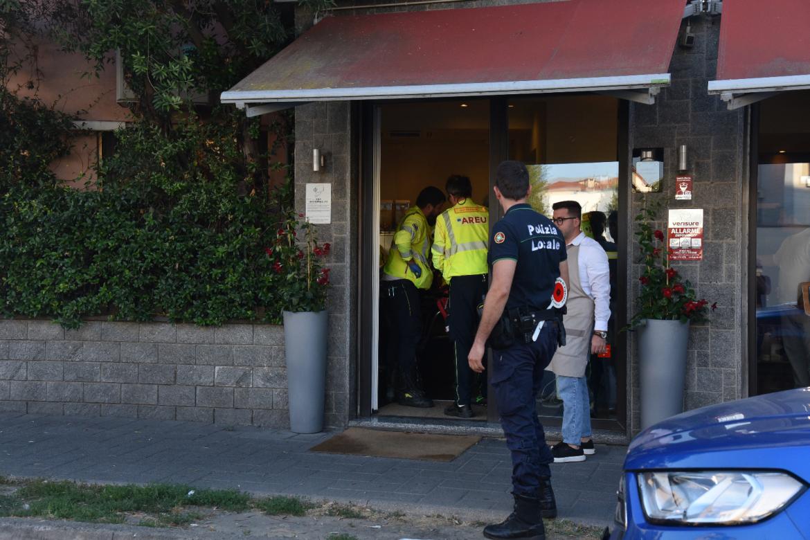 Vigevano, malore mentre è in pizzeria: interviene l'elisoccorso