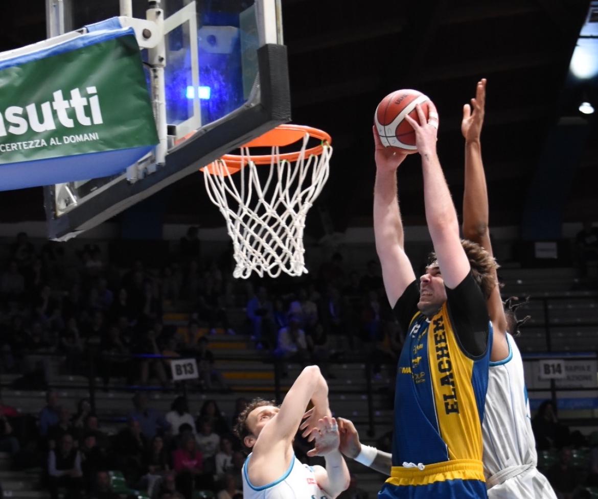 Basket, serie Kris Strautmanis ad un passo dall'Urania Milano