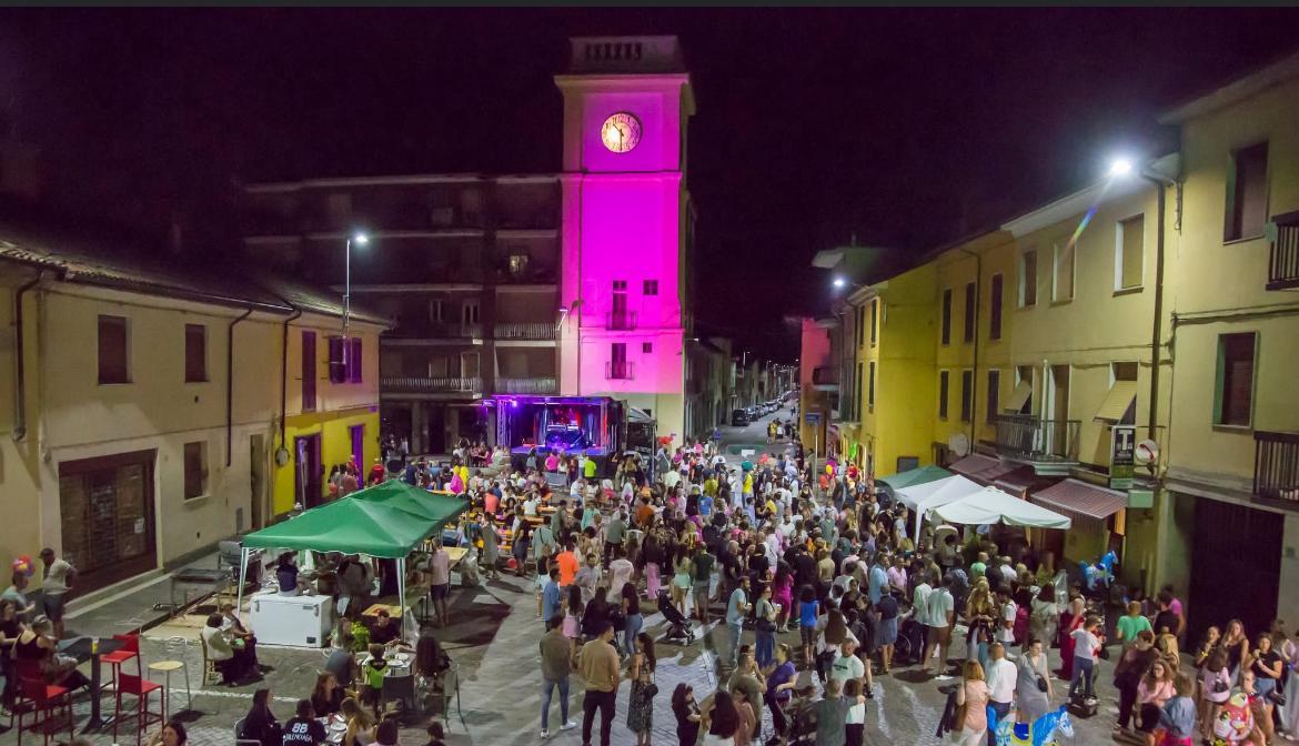 A Tromello la Notte rosa